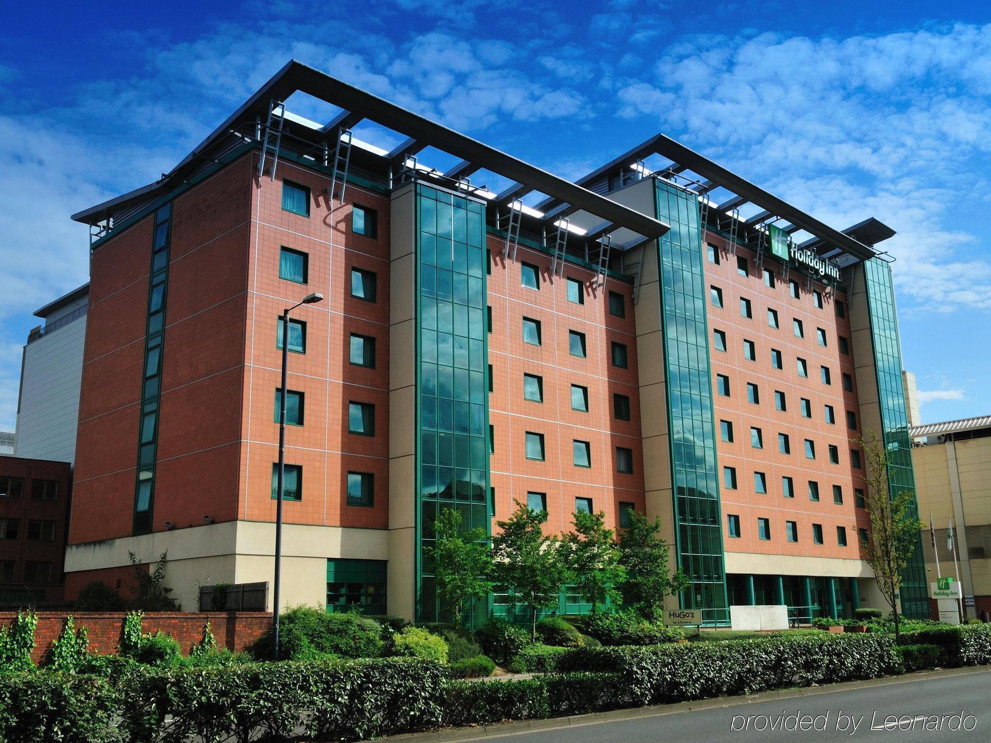 Doubletree By Hilton Woking Hotel Exterior photo