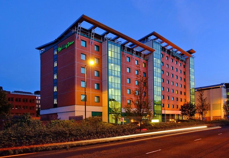 Doubletree By Hilton Woking Hotel Exterior photo